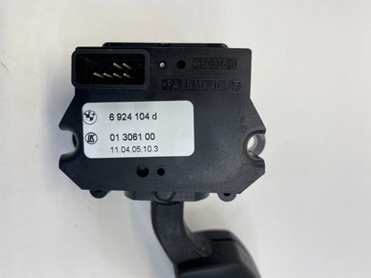 2004-2007 BMW 530I STEERING COLUMN CRUISE CONTROL SWITCH 6924104D OEM