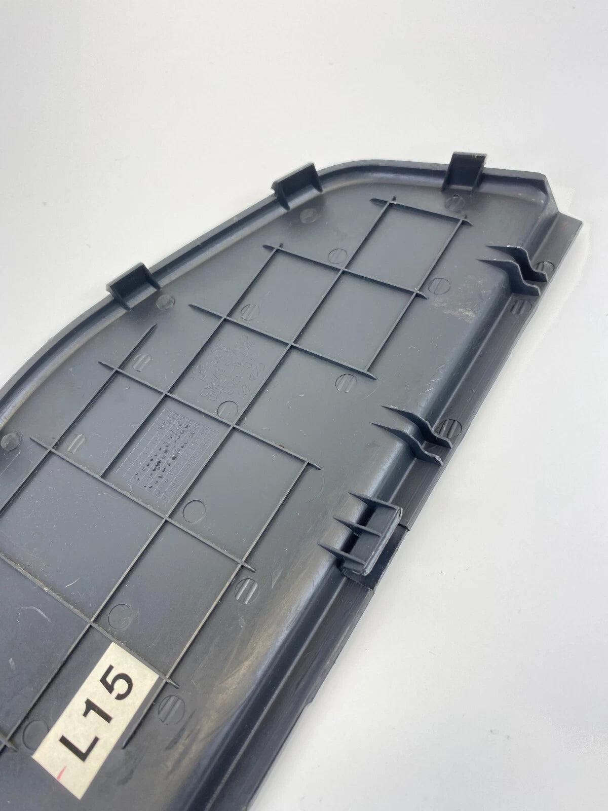 2006-2011 HYUNDAI ACCENT DASH LEFT SIDE END CAP COVER TRIM 84716-1E000 OEM