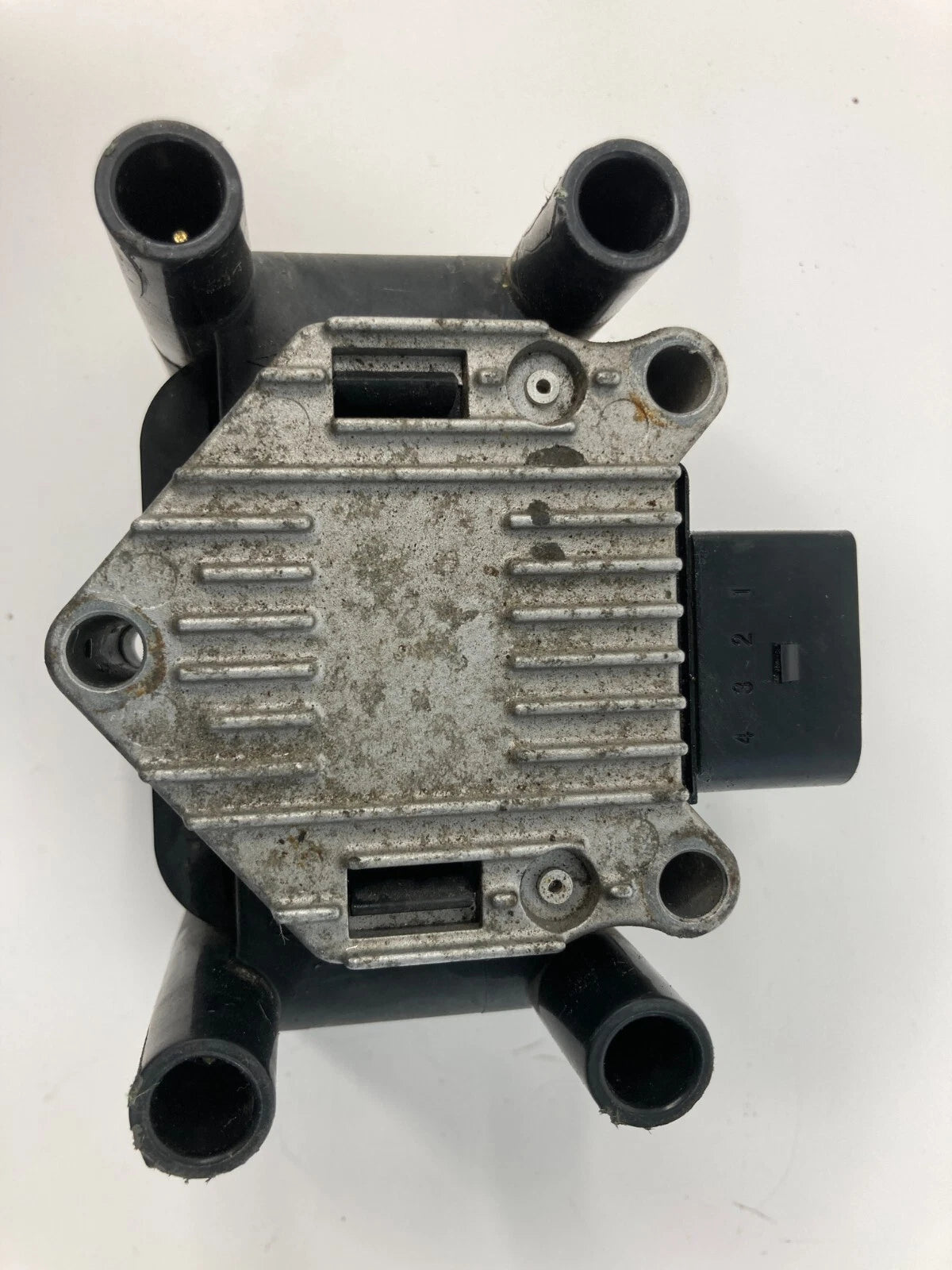 98 99 00 01 VOLKSWAGEN BEETLE 2.0L IGNITION DISTRIBUITOR COIL IGNITER PACK OEM