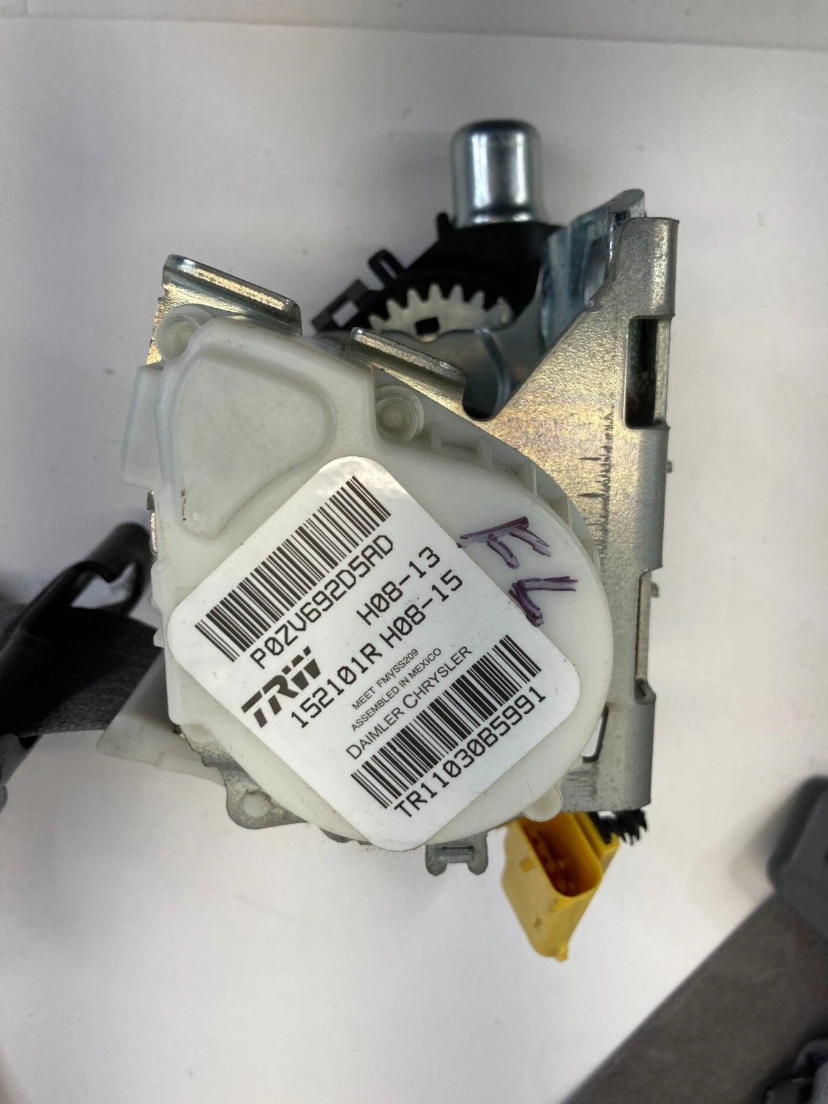 09 10 VW VOLKSWAGEN ROUTAN FRONT LEFT SIDE SEAT BELT RETRACTOR P0ZV692D5AD OEM