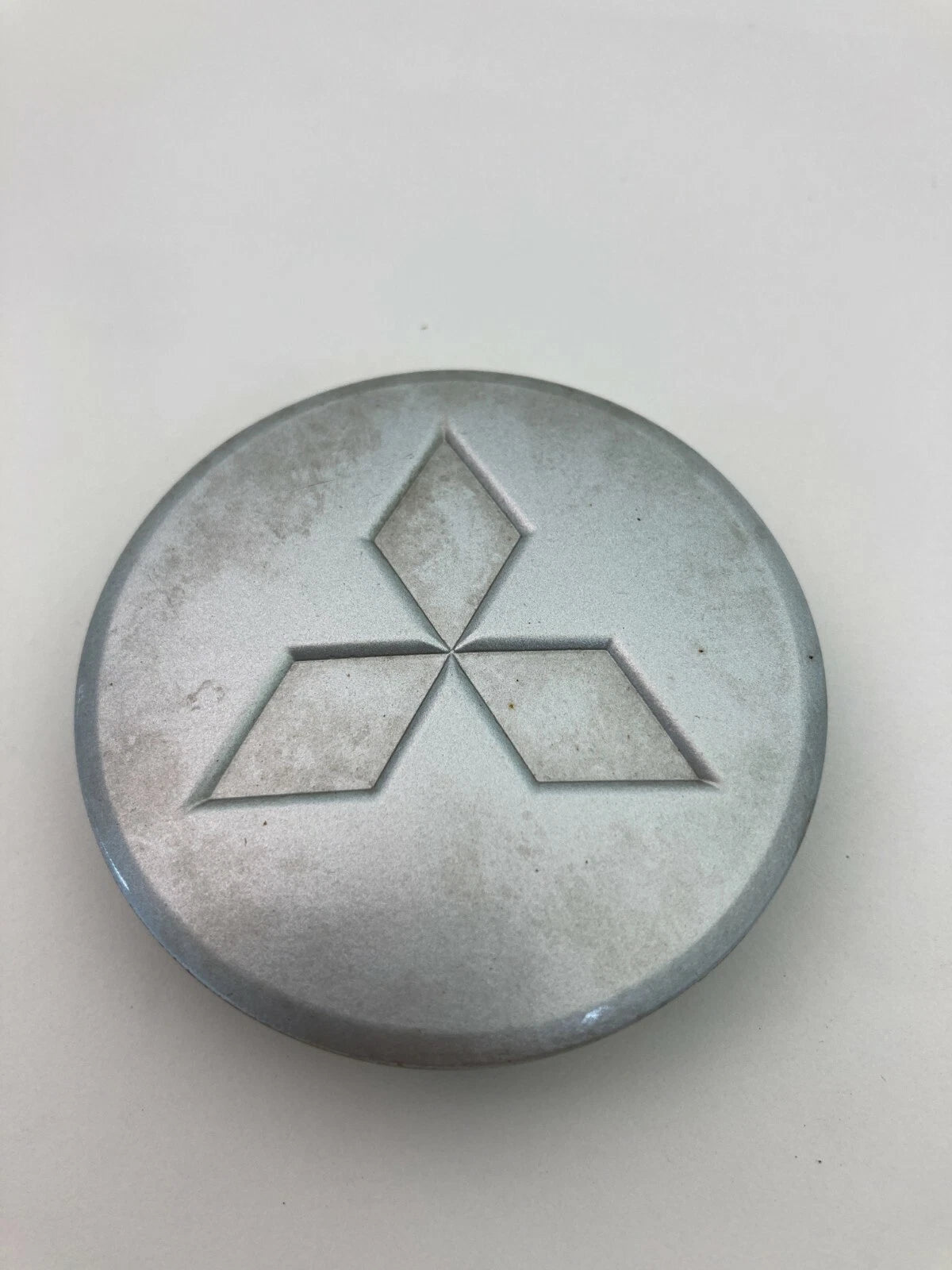 2005 MITSUBISHI ECLIPSE WHEEL RIM HUPCAP CENTER CAP HUP CAP COVER MR554487 OEM