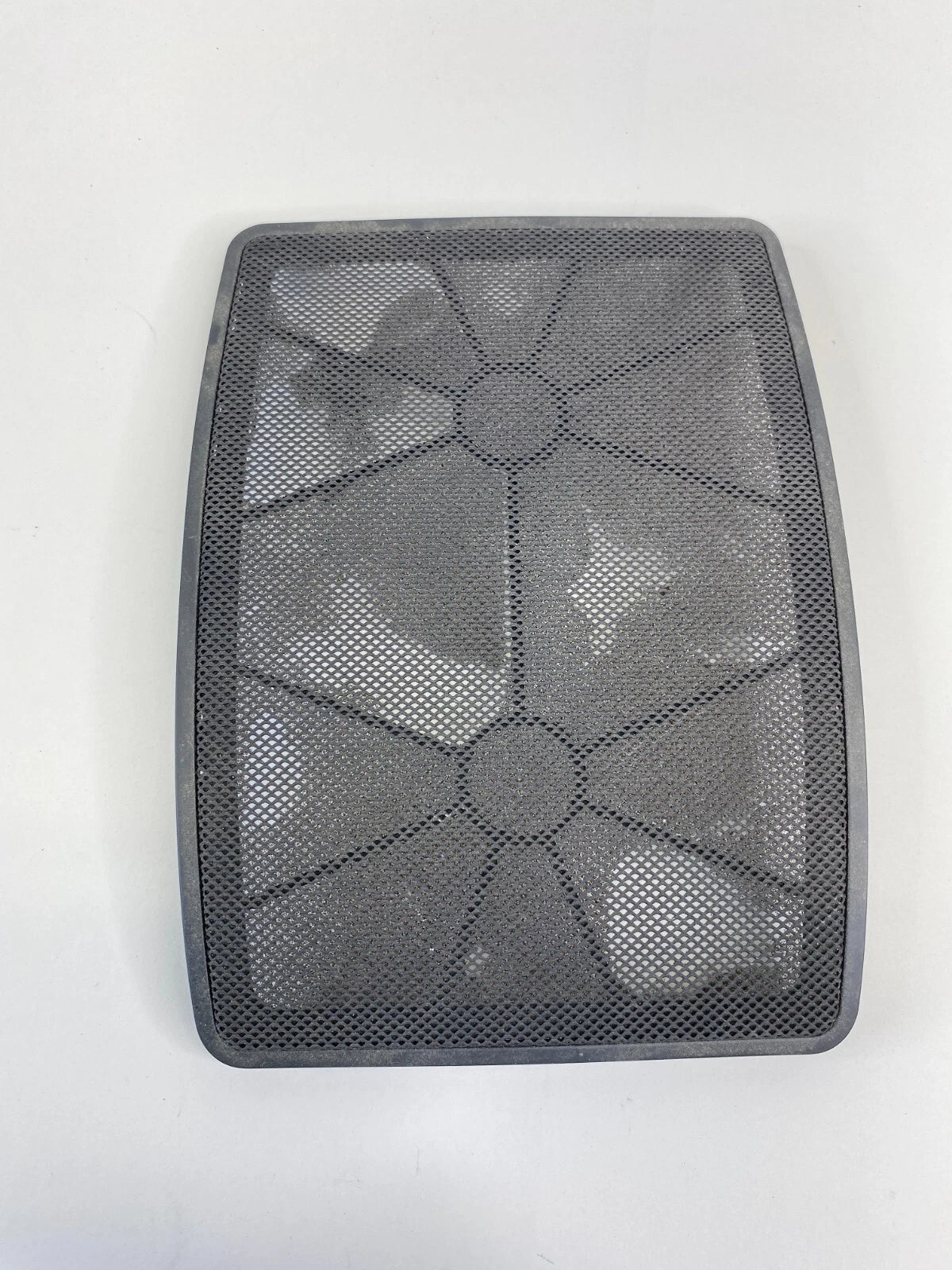 04-07 BMW 525I 06-10 BMW 550I REAR LEFT DECKLID SPEAKER GRILLE COVER 7035521