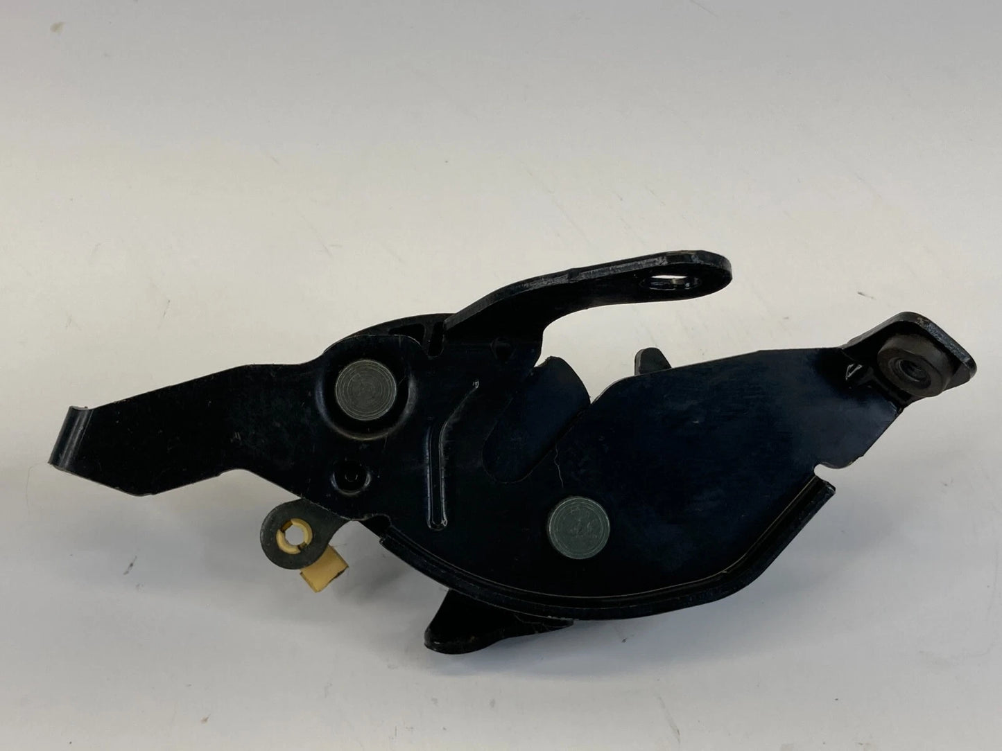 00 01 02 03 04 CHEVROLET TAHOE REAR LEFT BARN DOOR TOP LOCK LATCH OEM