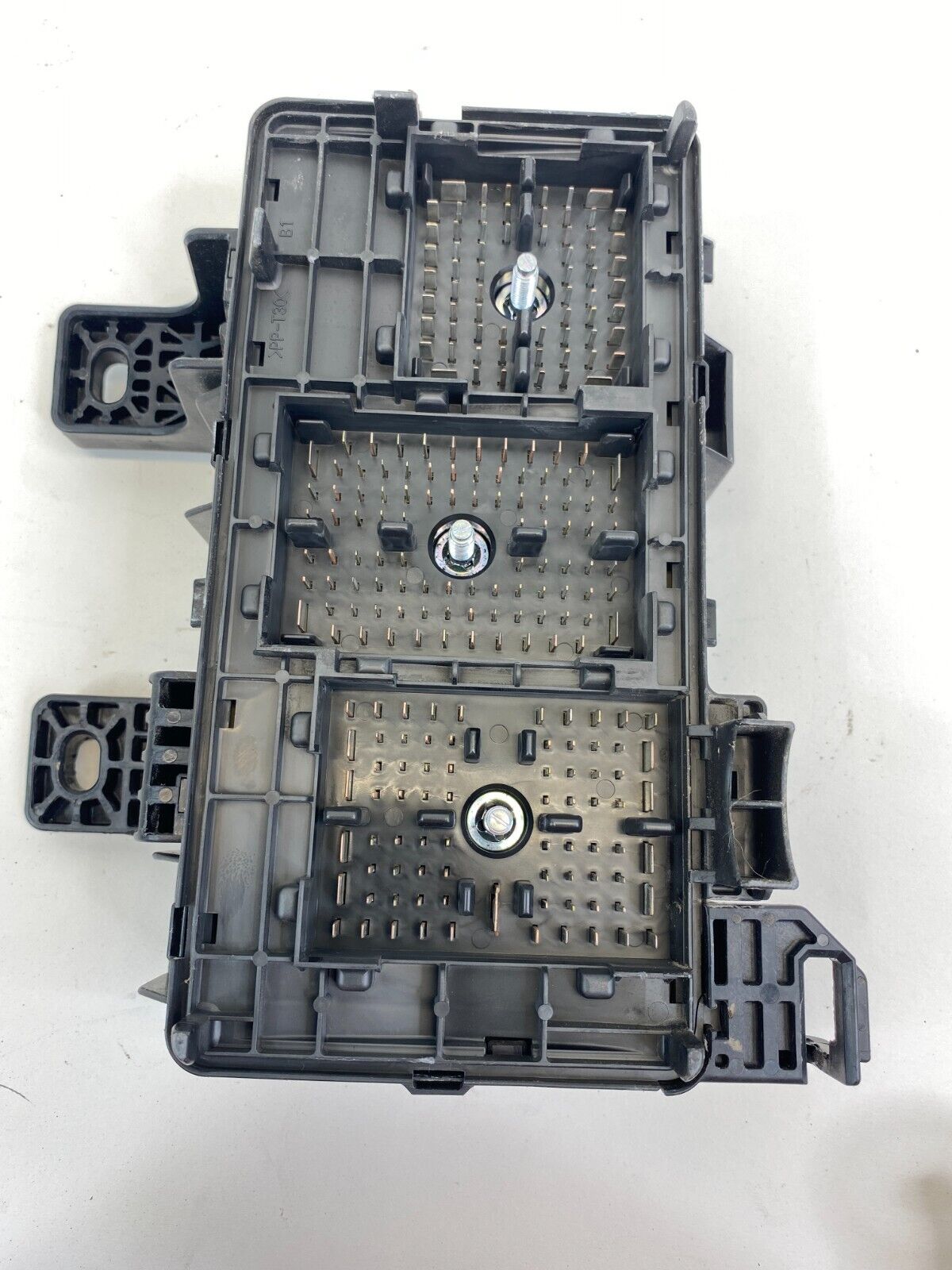 2009 2010 Hyundai Sonata 2.4L Engine Compartment Junction Fuse Relay Box Block