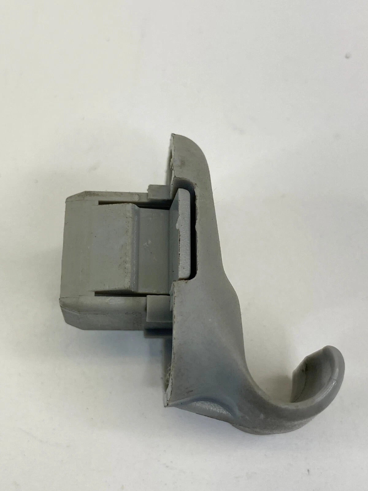 2004-2009 MAZDA 3 FRONT LEFT SUNVISOR SUN VISOR SHADE HOLDER CLIP SUPPORT OEM