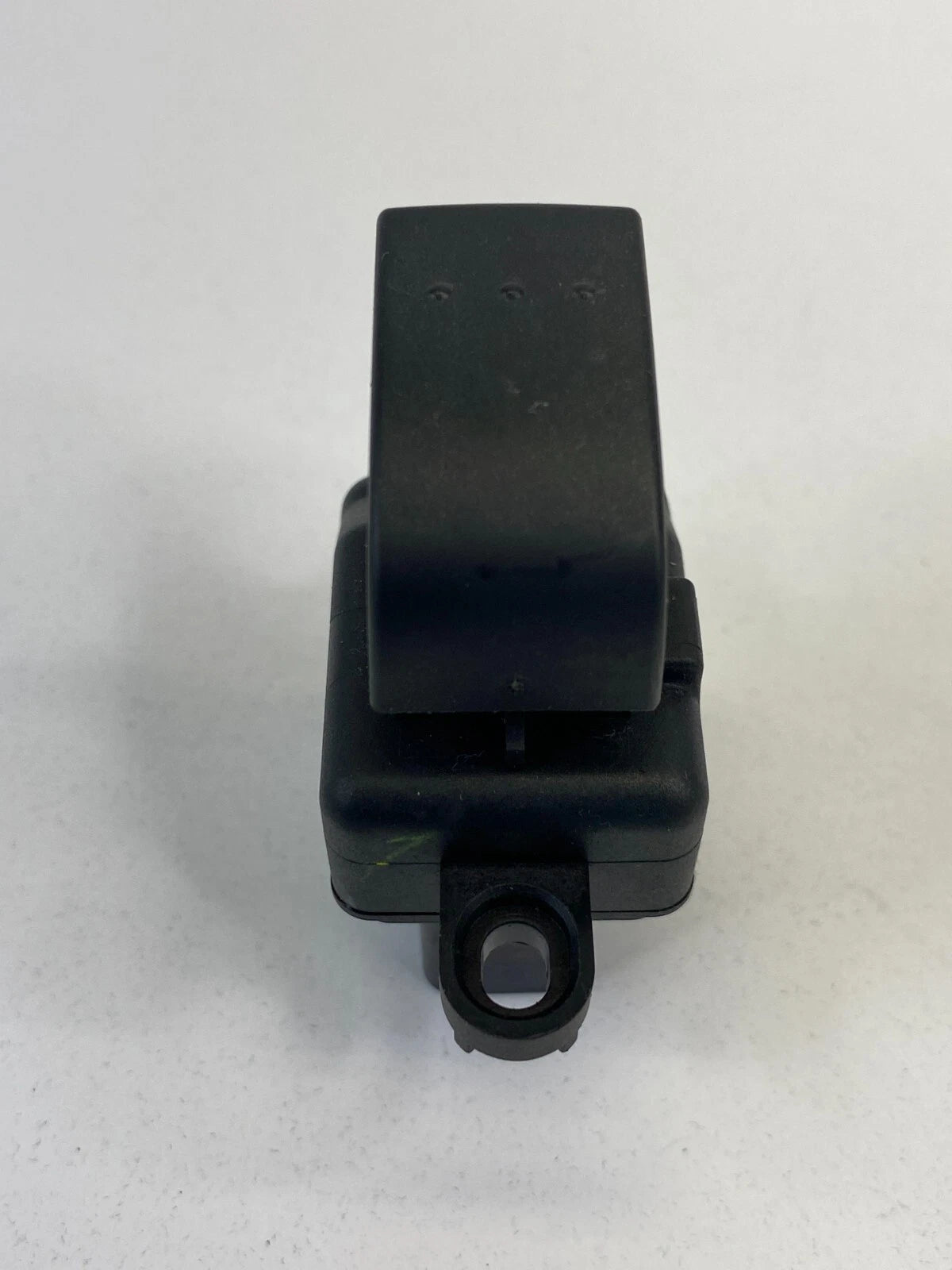04-09 MAZDA 3 MAZDA3 REAR LEFT SIDE DOOR WINDOW CONTROL SWITCH BUTTON B32H66370