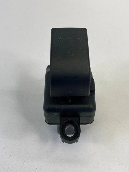 04-09 MAZDA 3 MAZDA3 REAR LEFT SIDE DOOR WINDOW CONTROL SWITCH BUTTON B32H66370