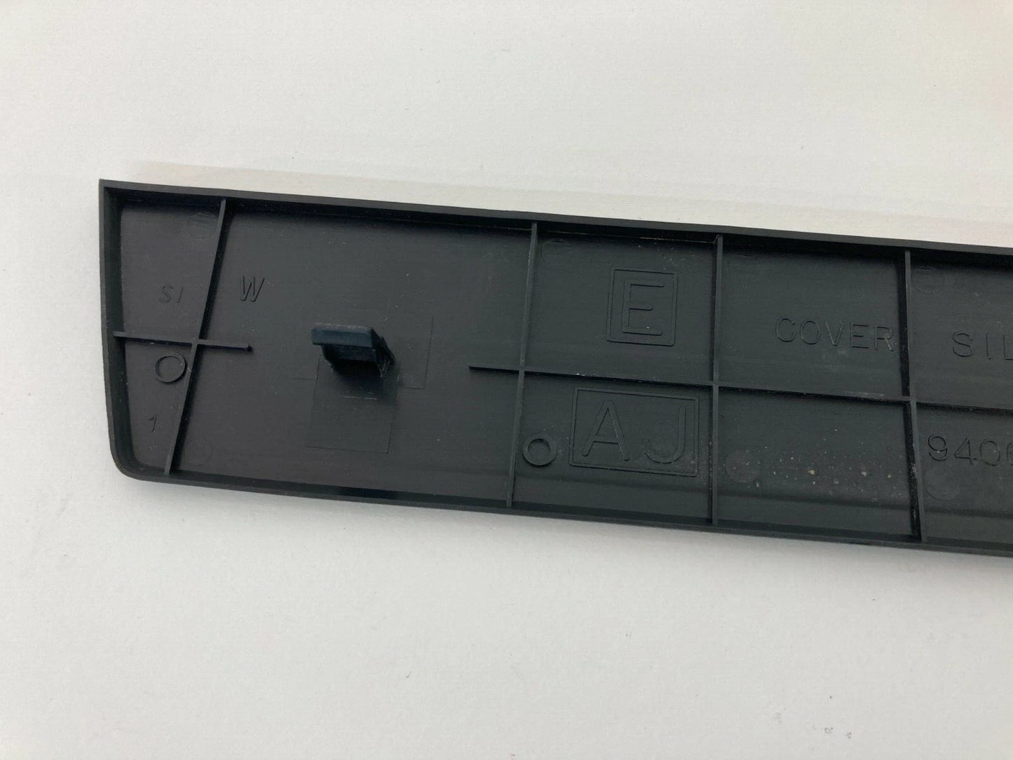 2010-2014 SUBARU OUTBACK LEGACY FRONT LEFT DRIVER DOOR SILL SCUFF PLATE COVER LH