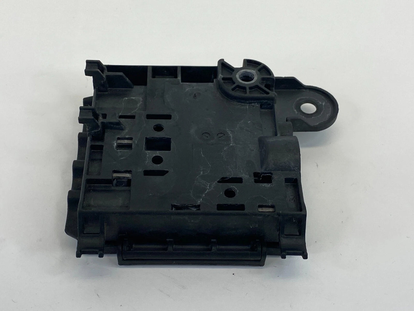 2013 2014 2015 2016 AUDI A4 QUATTRO BATTERY TERMINAL JUNCTION BOX 8K0-937-517