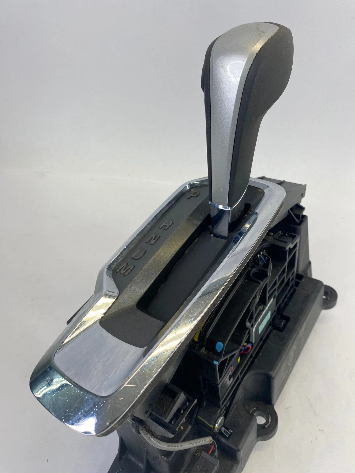 2010-2015 CHEVROLET EQUINOX AUTOMATIC GEAR SHIFTER LEVER ASSEMBLY OEM FACTORY
