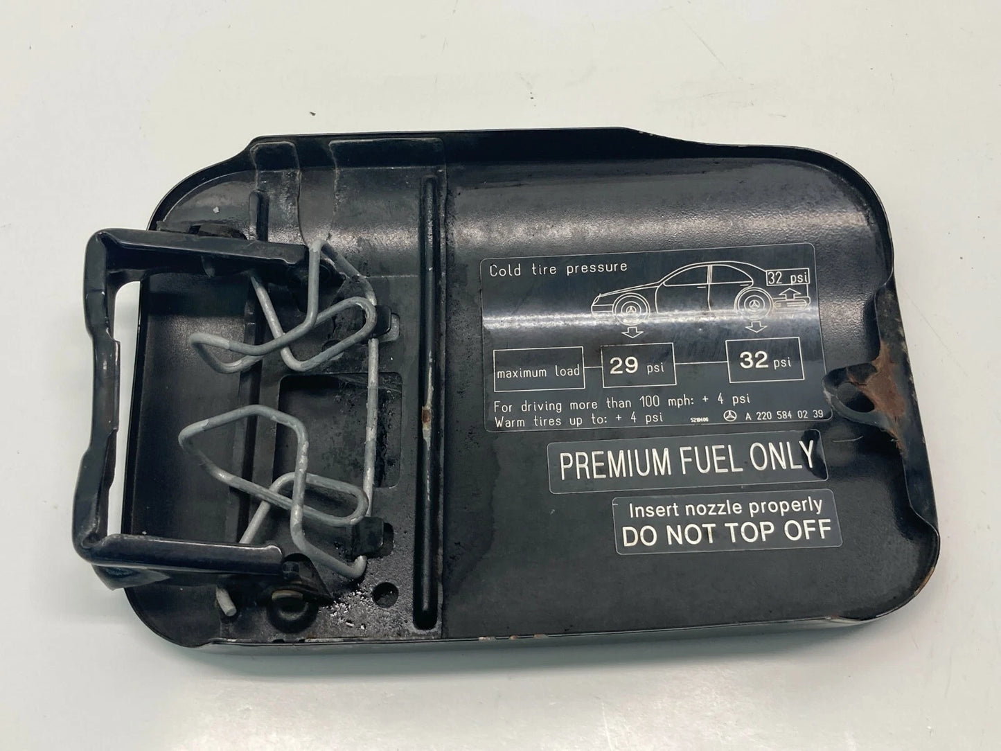 2000-2006 MERCEDES-BENZ S CLASS S500 FUEL FILLER DOOR GAS TANK LID COVER OEM