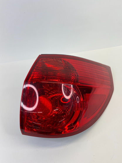 06-10 Toyota Sienna Right Passenger Tail Light Lamp Taillight Quarter Mounted