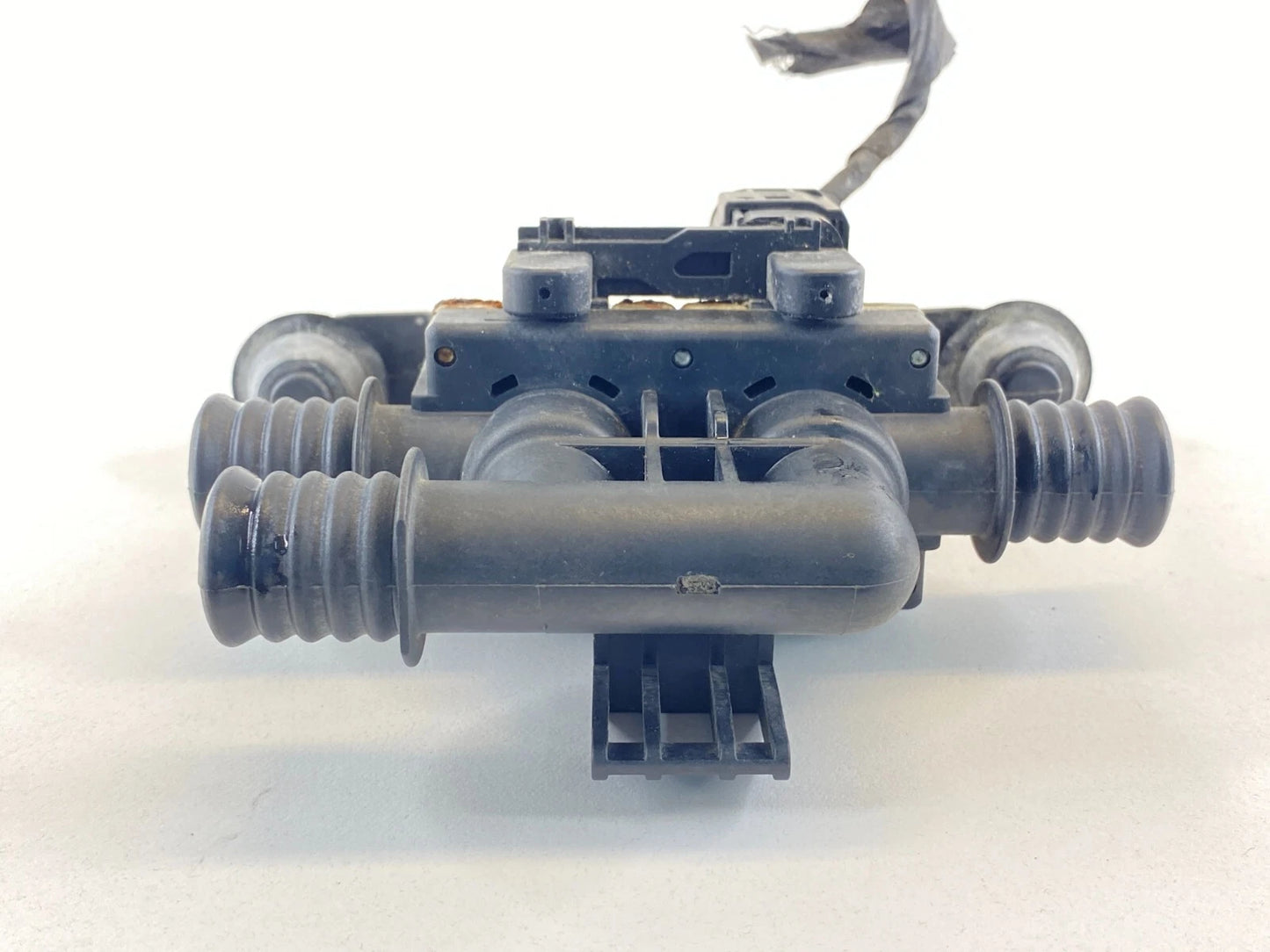 2004 2005 2006 2007 BMW 525I HVAC HEATER CONTROL VALVE WATER PUMP 1147412181 OEM