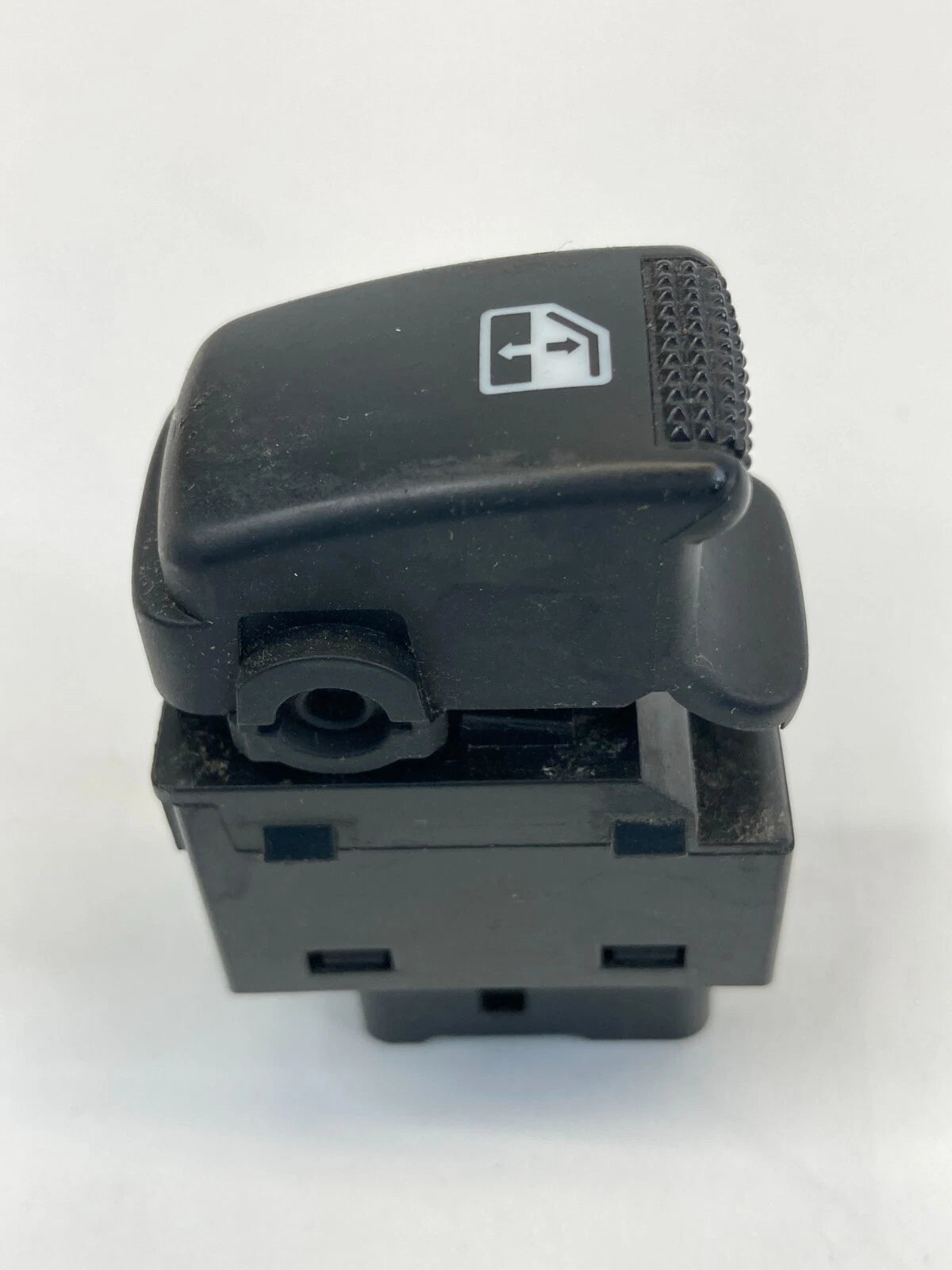 05-10 KIA SPORTAGE BACK REAR RIGHT SIDE POWER WINDOW SWITCH CONTROL BUTTON OEM