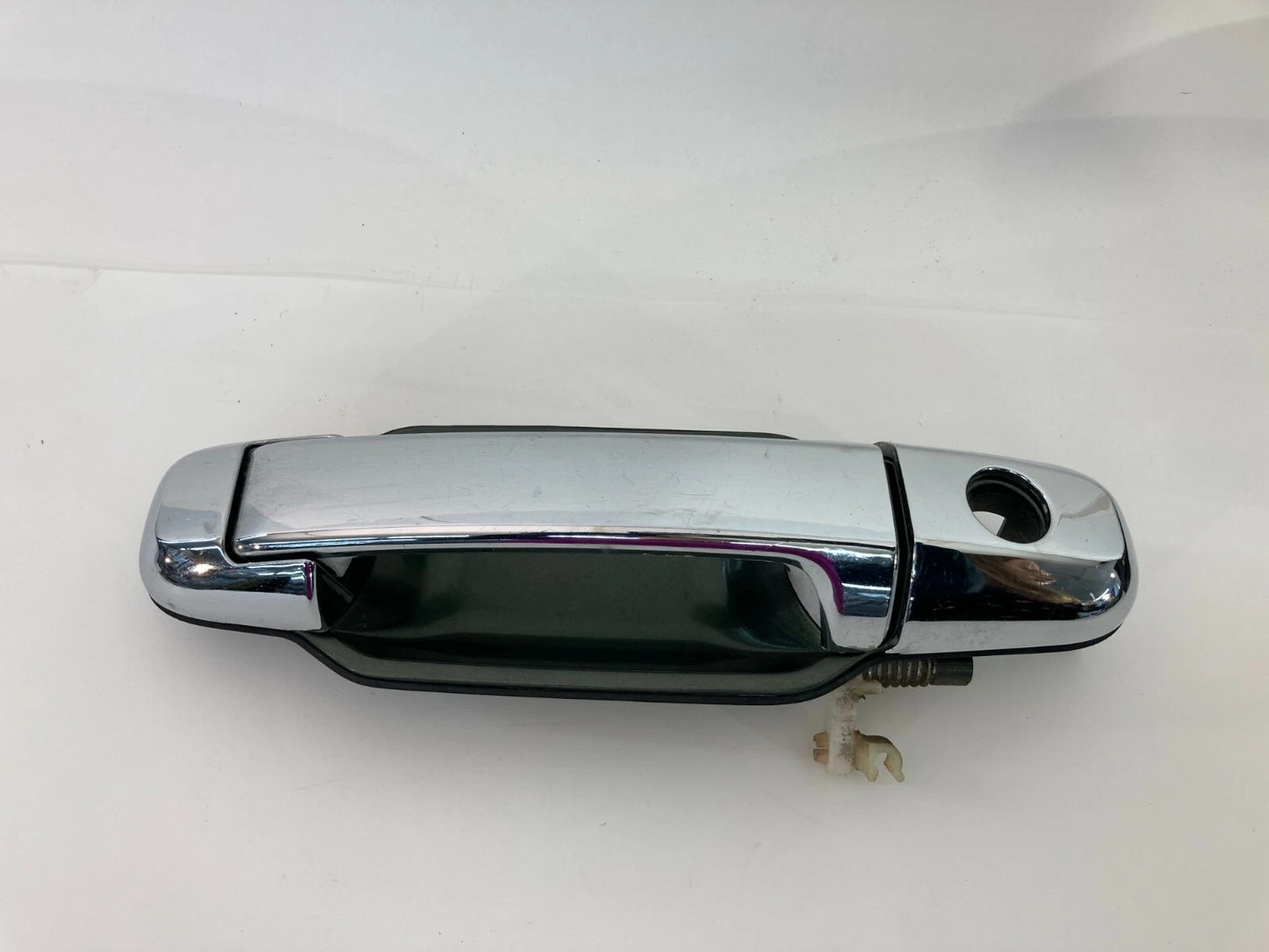 2003-2006 KIA SORENTO FRONT RIGHT PASSENGER EXTERIOR DOOR HANDLE ASSEMBLY OEM