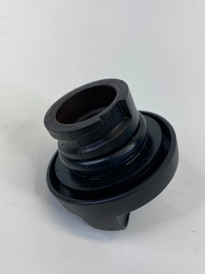 12-15 CHEVY CAPTIVA SPORT 12-17 REGAL 2.4L ENGINE OIL FLUID FILLER CAP SAE 5W-30
