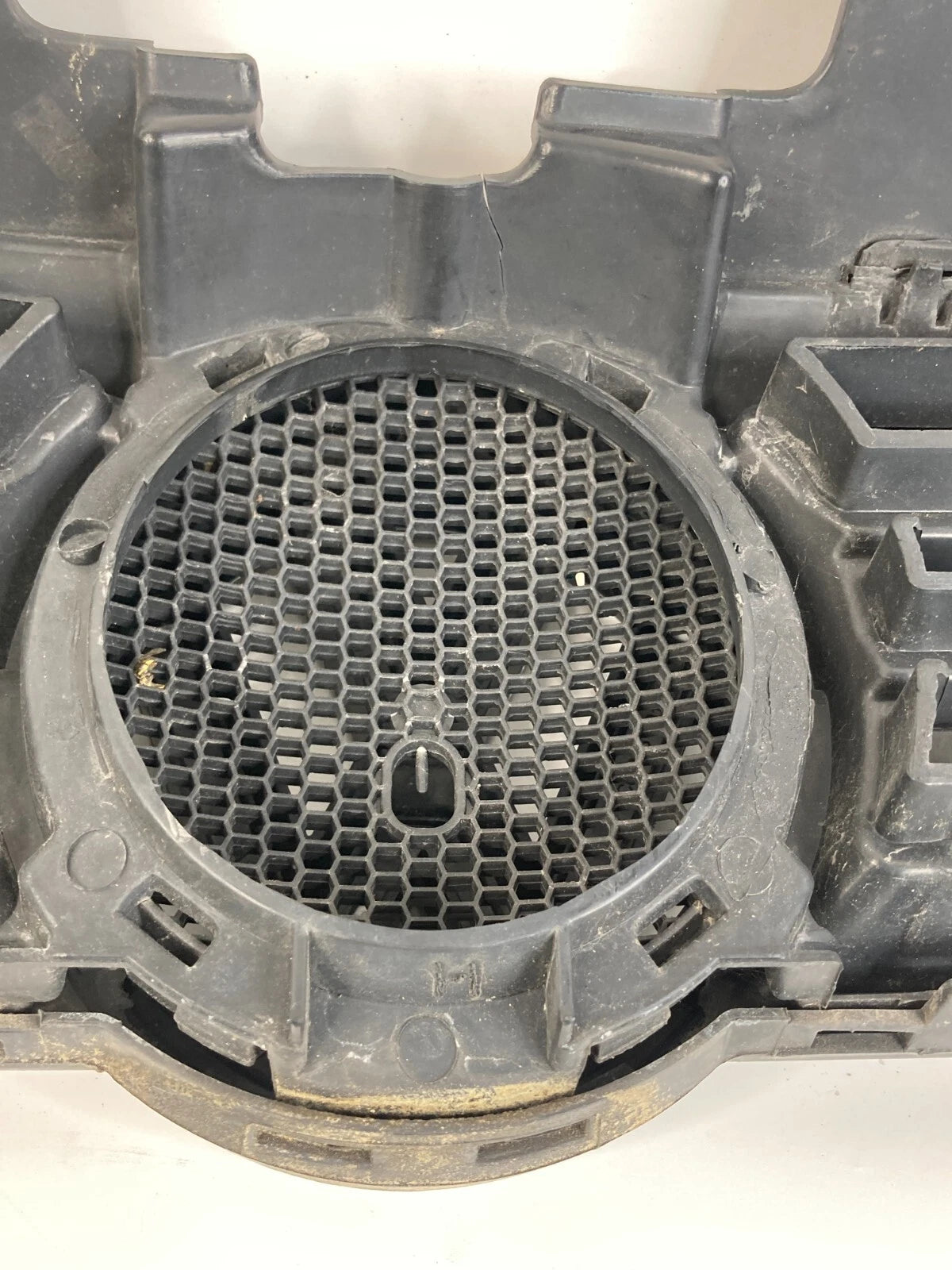 2011-2014 VOLKSWAGEN JETTA FRONT BUMPER UPPER GRILL GRILLE 5C6-853-651-QWA OEM