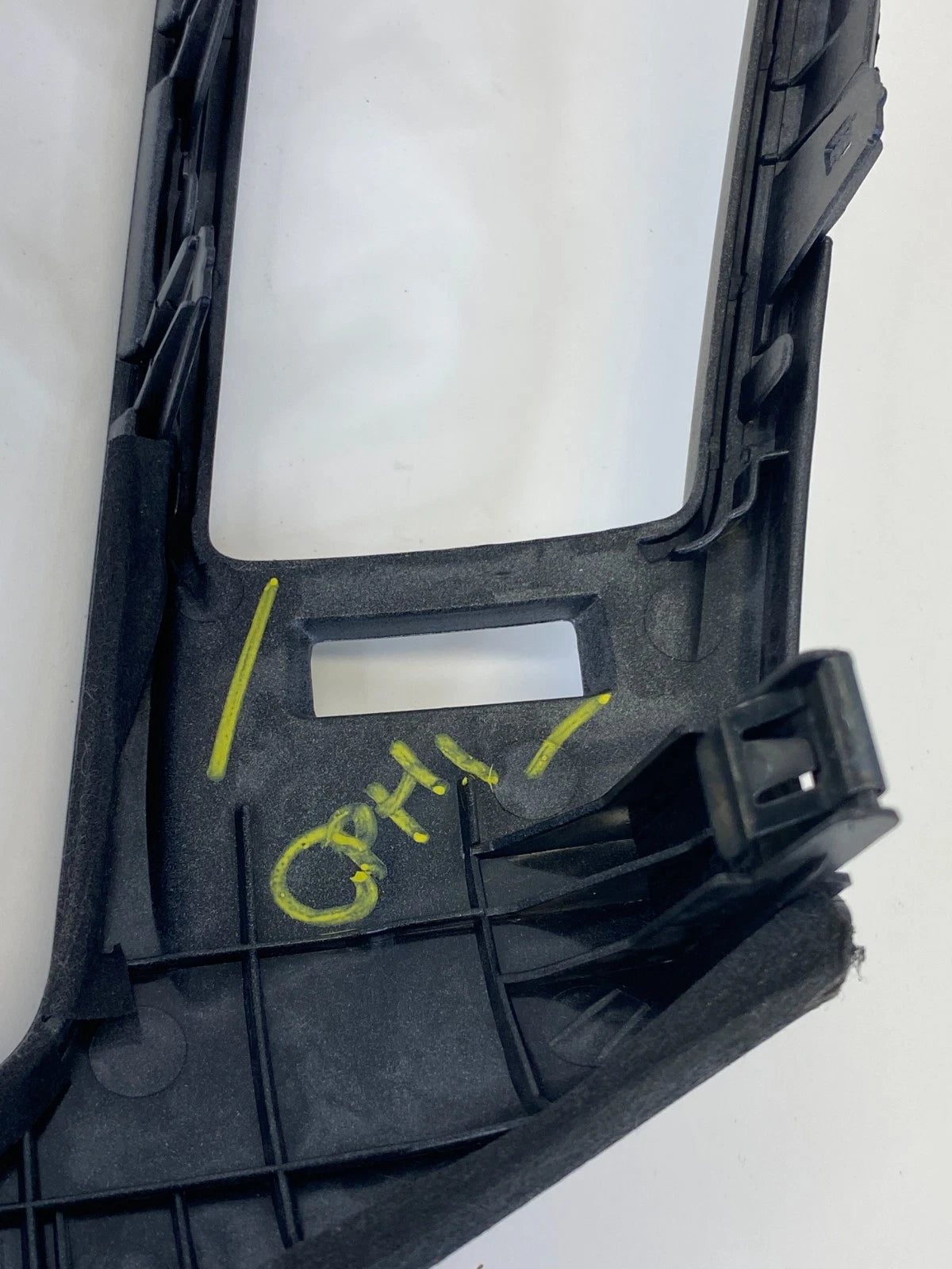 2011-2016 CHEVROLET CRUZE DASH RADIO SURROUND BEZEL TRIM PANEL OEM 94567907