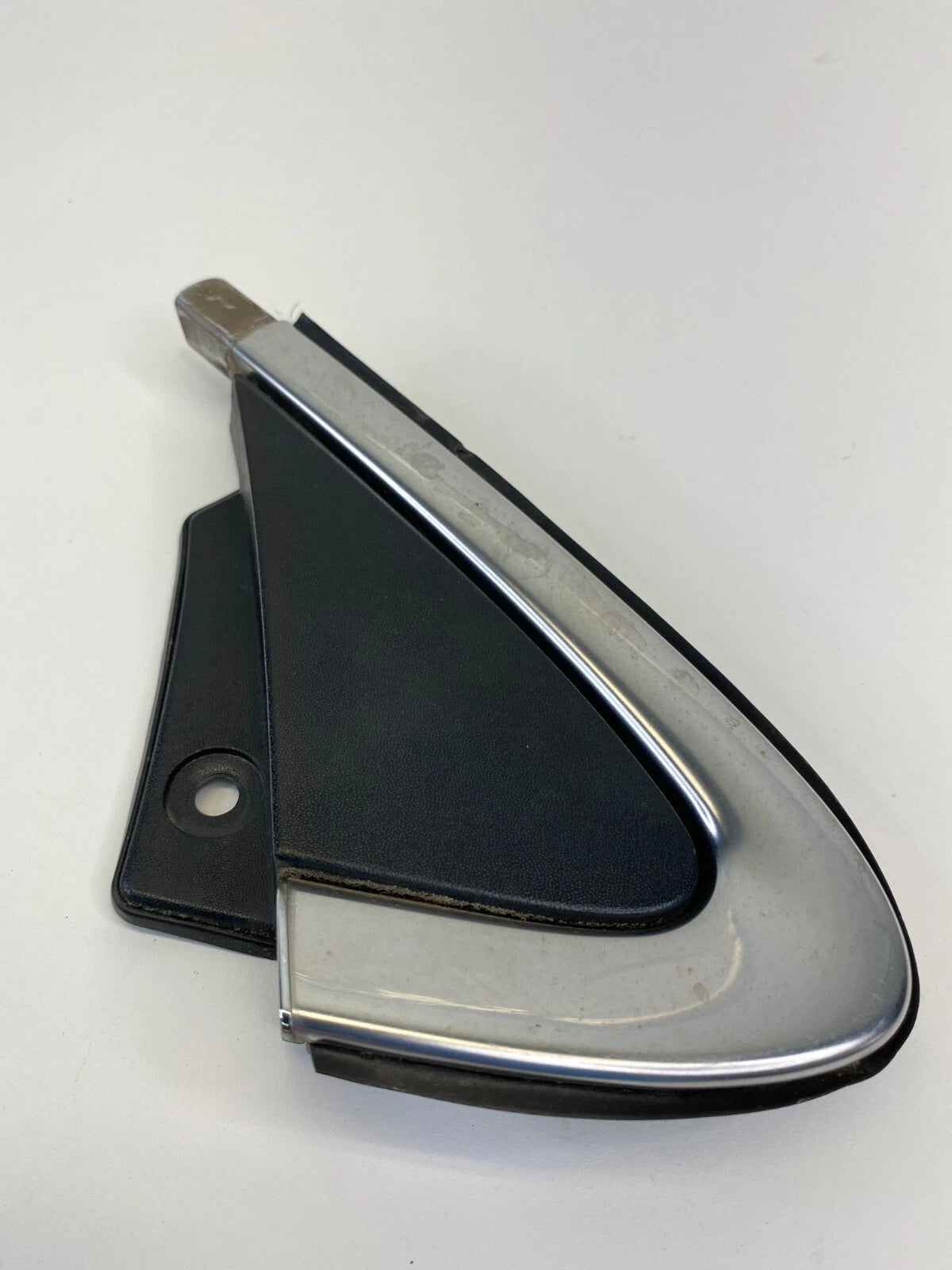 2008-2012 BUICK ENCLAVE FRONT RIGHT SIDE EXTERIOR MIRROR CORNER MOLDING TRIM OEM