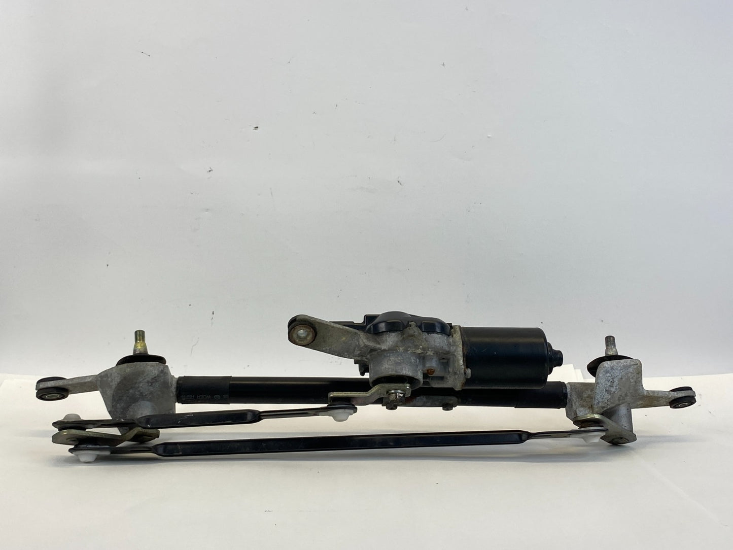 10-17 GMC Terrain Chevy Equinox Front Windshield Wiper Motor w/ Linkage 25942547