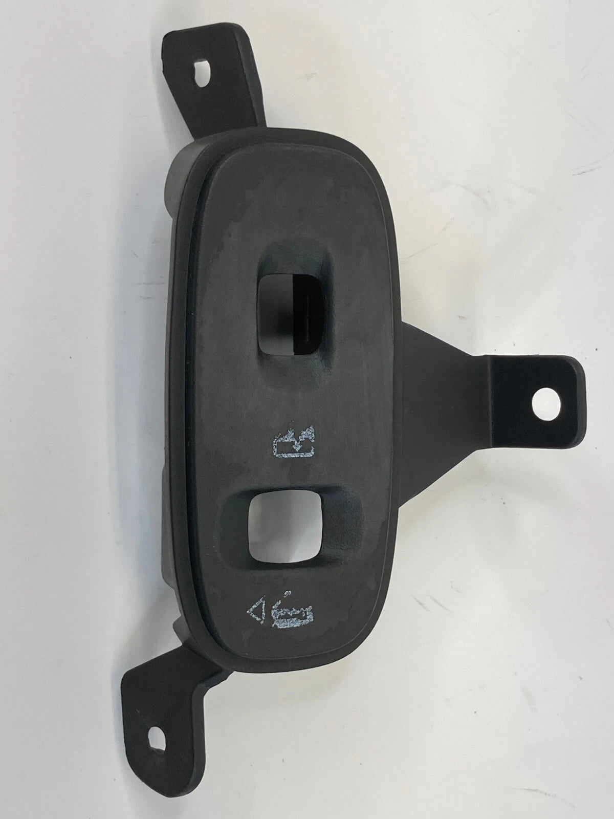 2004-2008 PONTIAC GRAND PRIX FRONT RIGHT SIDE DOOR WINDOW SWITCH BEZEL TRIM OEM