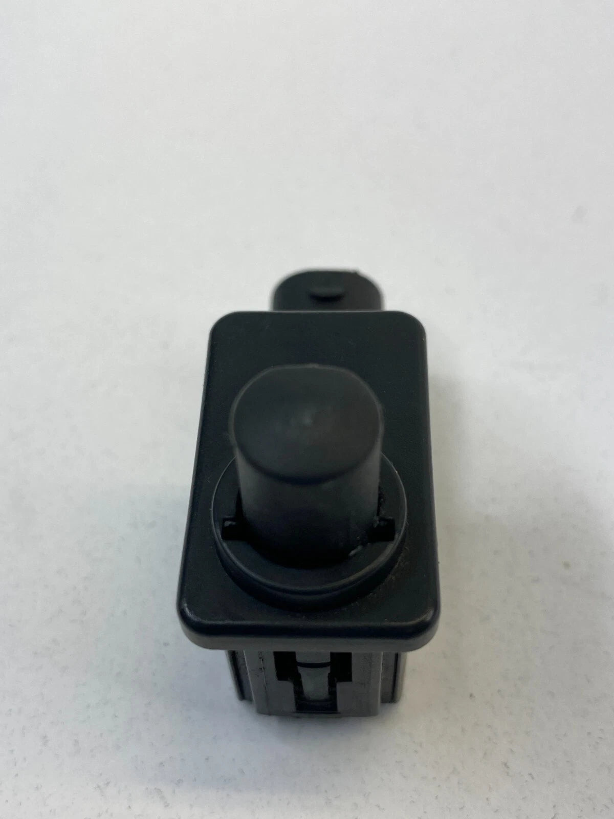 2004 2005 2006 BMW X3 HOOD JAMB AJAR BONNET ALARM SWITCH BUTTON 8352229 OEM