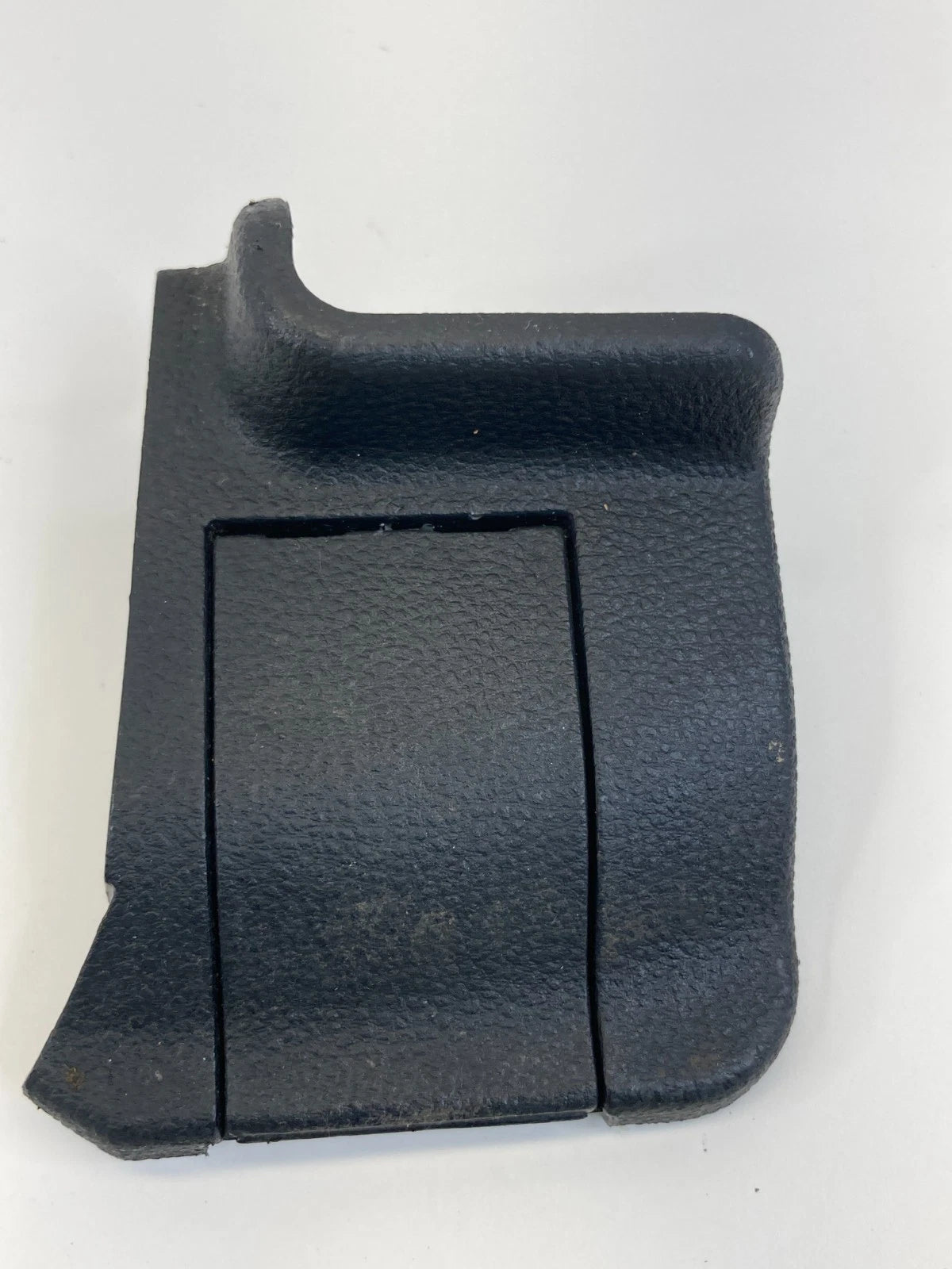 2010-2017 GMC TERRAIN LOWER DASHBOARD TRIM COVER NUT RIGHT PASSENGER OEM FACTORY