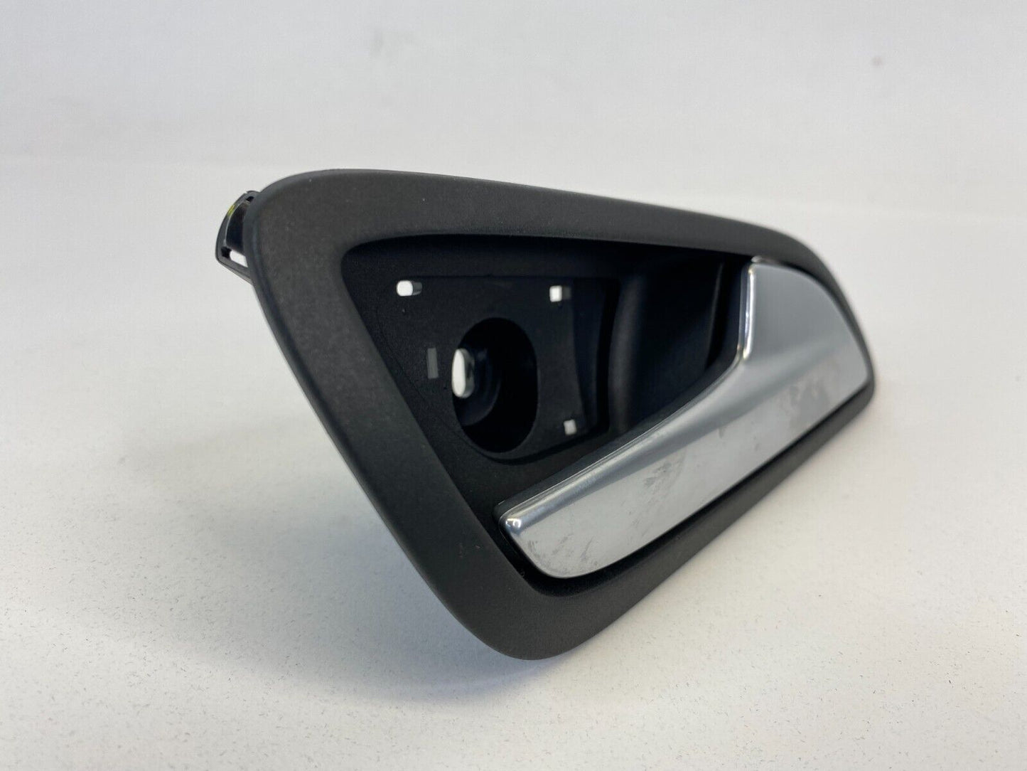 2015-2018 Ford Focus Rear Right Driver Side Inner Door Handle AM51-U22600-BEW