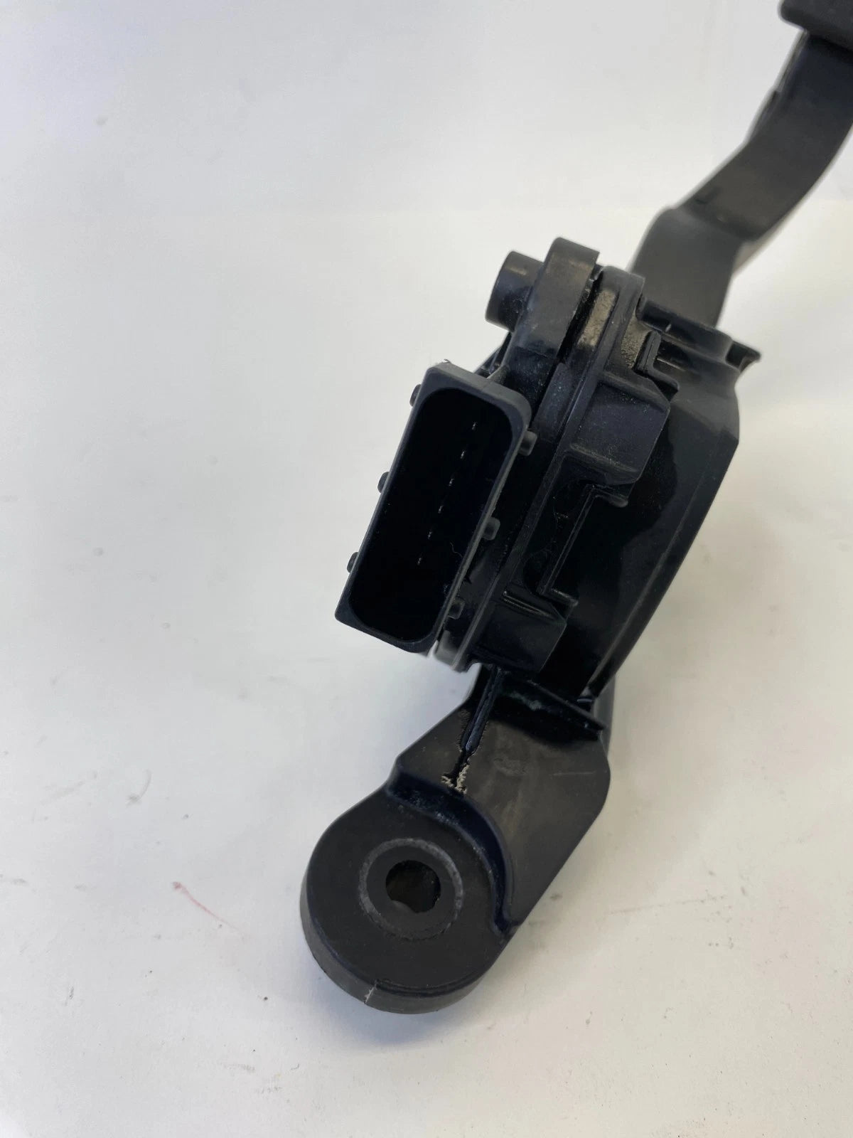 2012-2017 KIA RIO 1.6L ACCELERATOR GAS THROTTLE PEDAL ASSEMBLY 32700-1W110 OEM