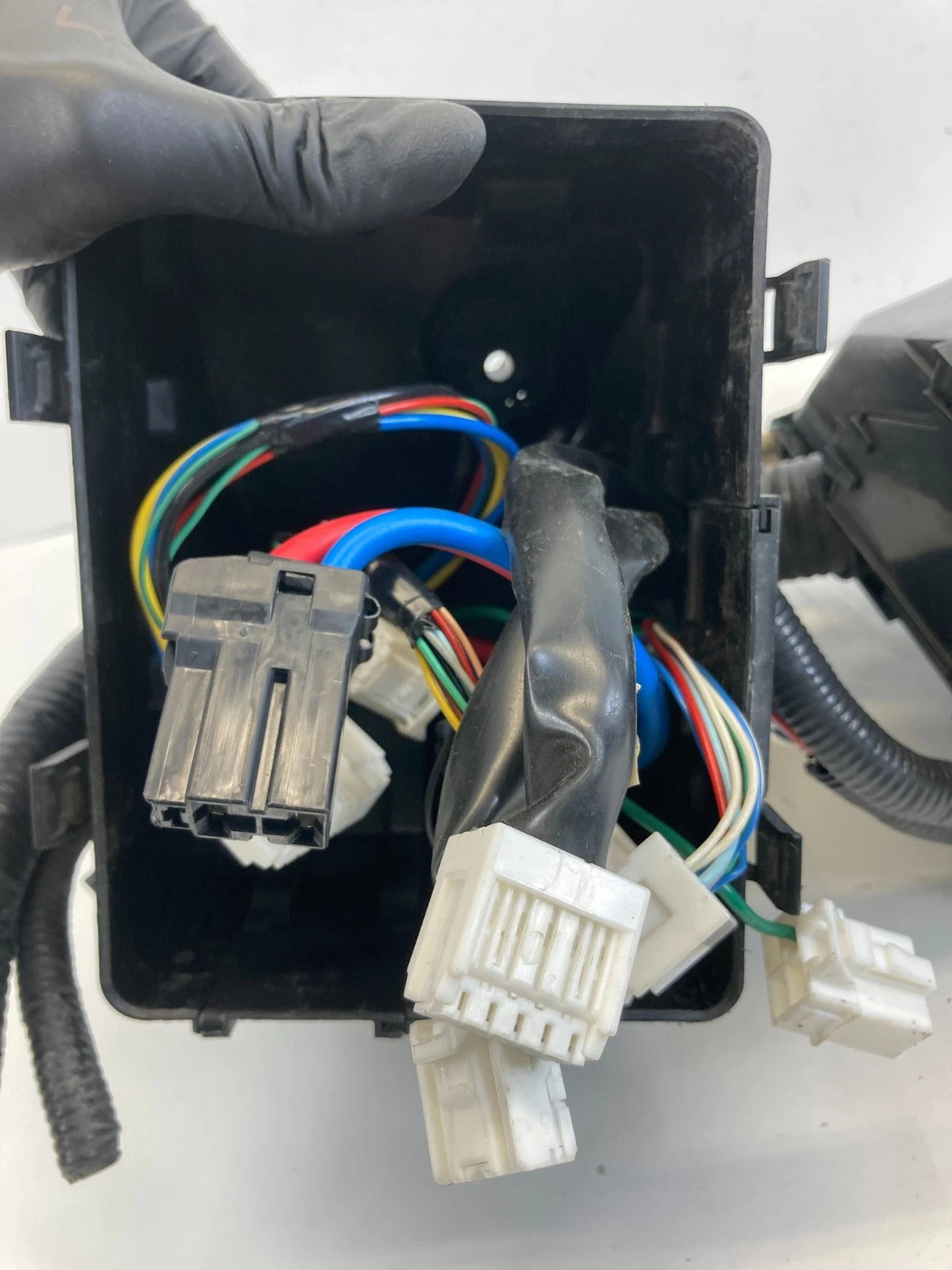 2013-2016 Nissan Pathfinder Engine Small Fuse Relay Box Compartment OEM