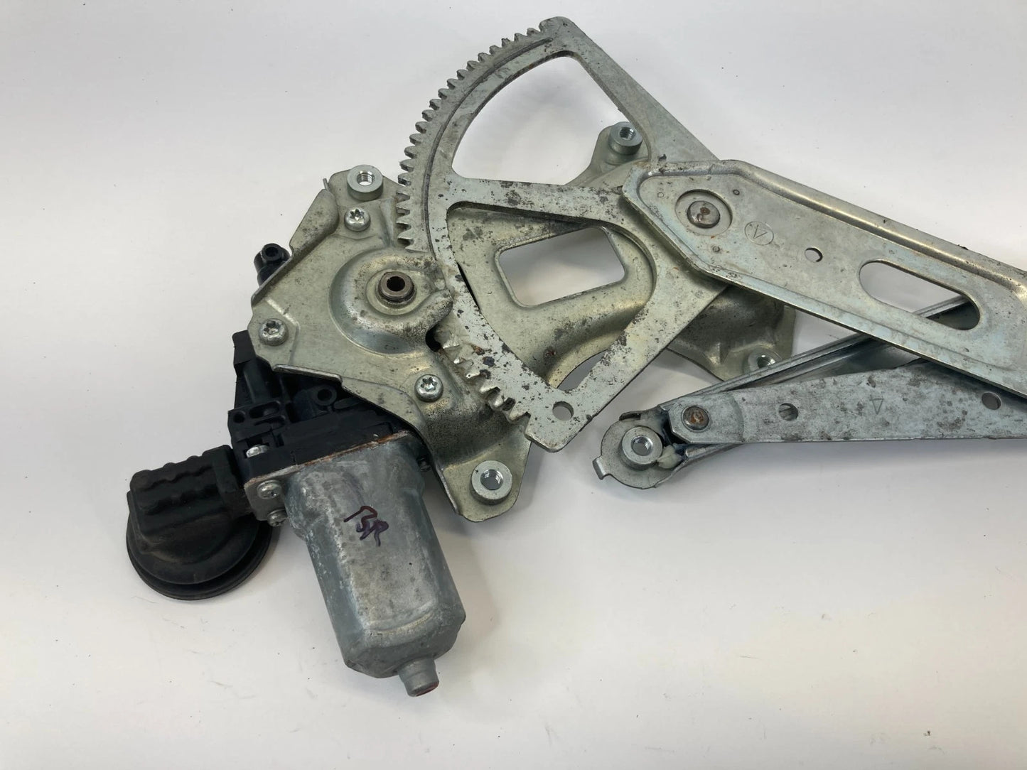 04-09 TOYOTA PRIUS REAR RIGHT PASSENGER WINDOW REGULATOR MOTOR OEM 85710-35180