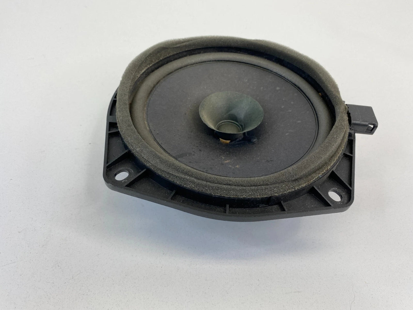 1999-2012 MITSUBISHI GALANT FRONT LEFT DRIVER DOOR AUDIO SPEAKER MR306819 OEM