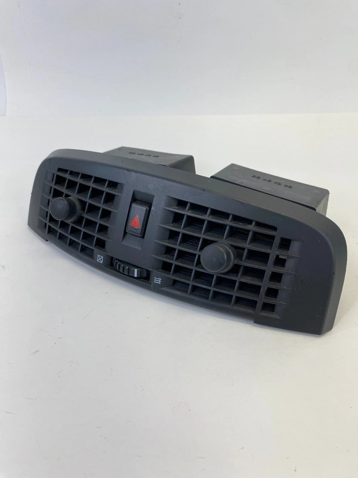 2004-2007 CADILLAC CTS CENTER DASH AC A/C HEATER AIR VENT GRILLE 25703804 OEM