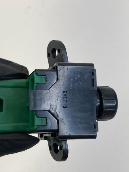 2003 2004 Infiniti G35 Front Left Driver Side Mirror Adjustment Switch Assembly