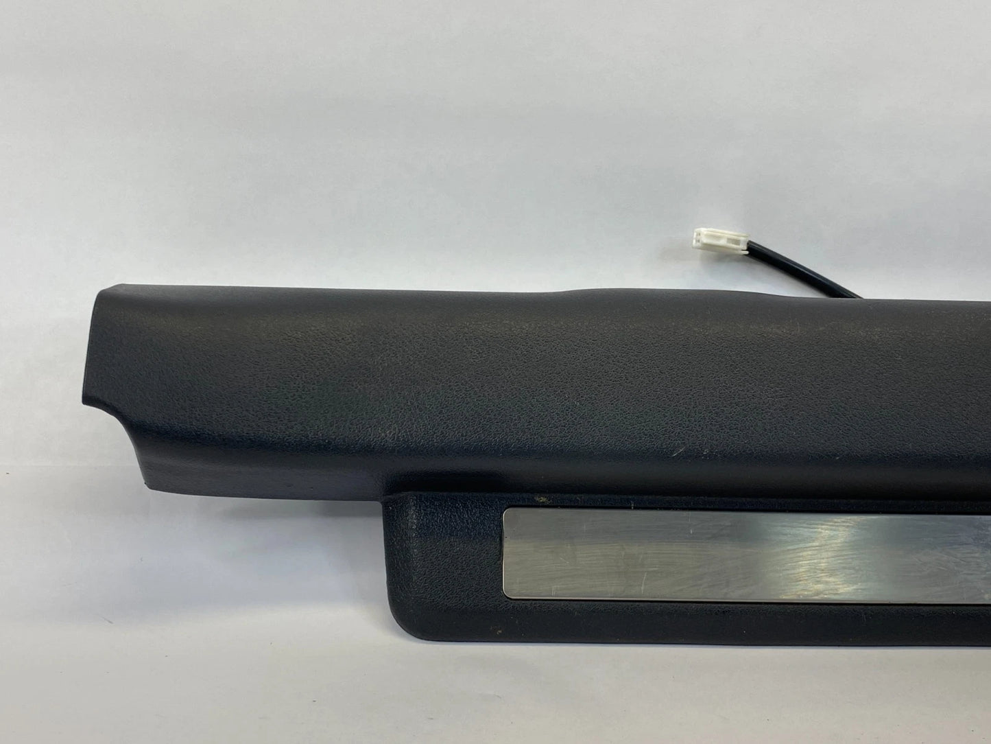 06-13 LEXUS IS250 FRONT RIGHT ILLUMINATED DOOR SILL SCUFF PLATE OEM 67910-53030