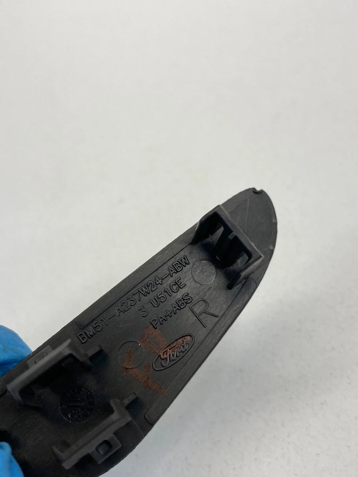 2012-2018 FORD FOCUS SE 4-DR 2.0L FRONT RIGHT DOOR TRIM PANEL CAP BM51A237W24ABW
