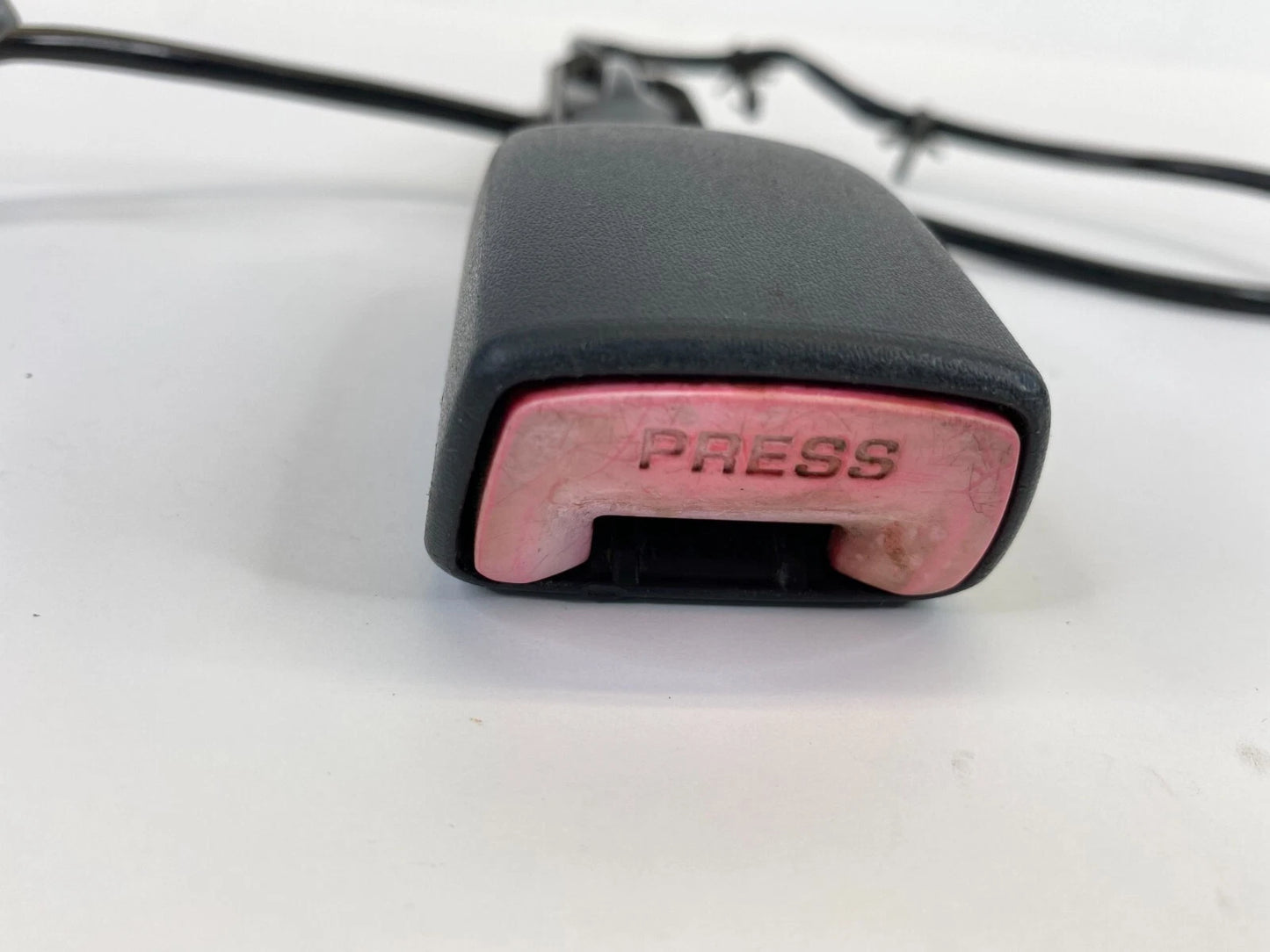 2007 2008 INFINITI G35 SEDAN FRONT RIGHT SIDE SEAT BELT BUCKLE E034501 OEM