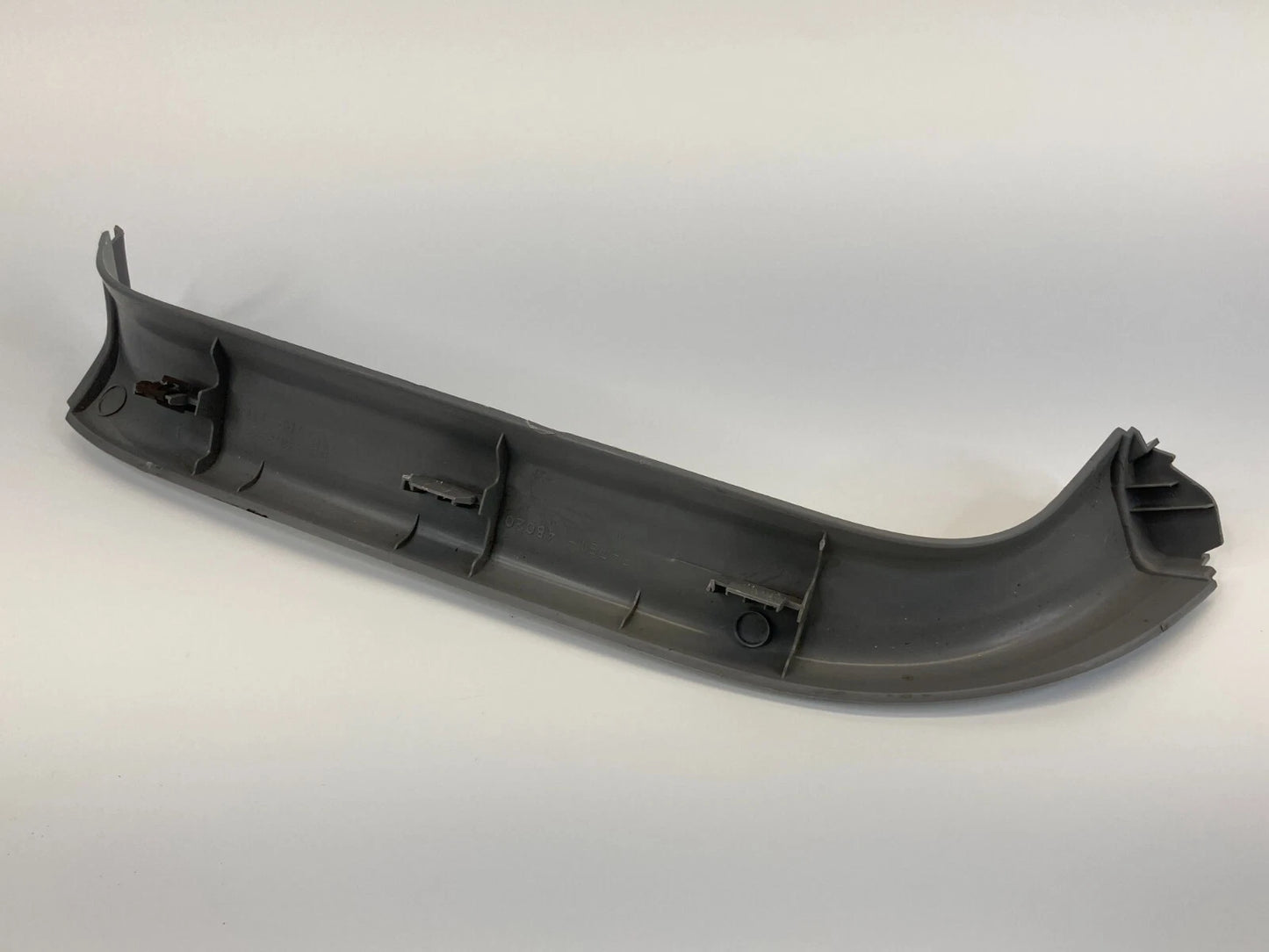 2001-2007 TOYOTA HIGHLANDER REAR RIGHT INNER TAILGATE REVEAL MOLDING TRIM COVER