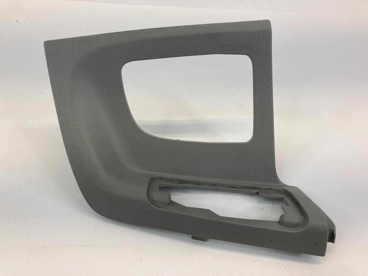 2004-2009 KIA SPECTRA REAR RIGHT DOOR WINDOW SWITCH BEZEL TRIM OEM 82344-2F100