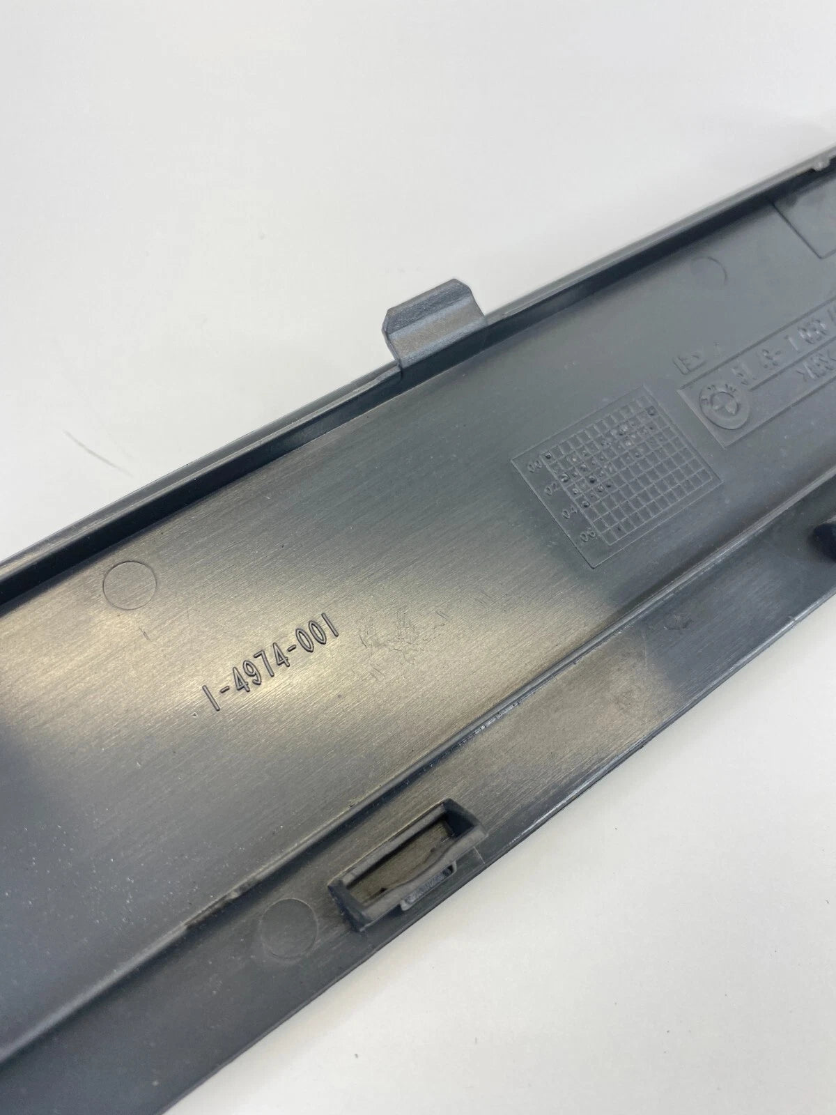 02-05 BMW 745I 745LI REAR TRUNK LID LIGHT ACCESS COVER BEZEL TRIM 51497030468