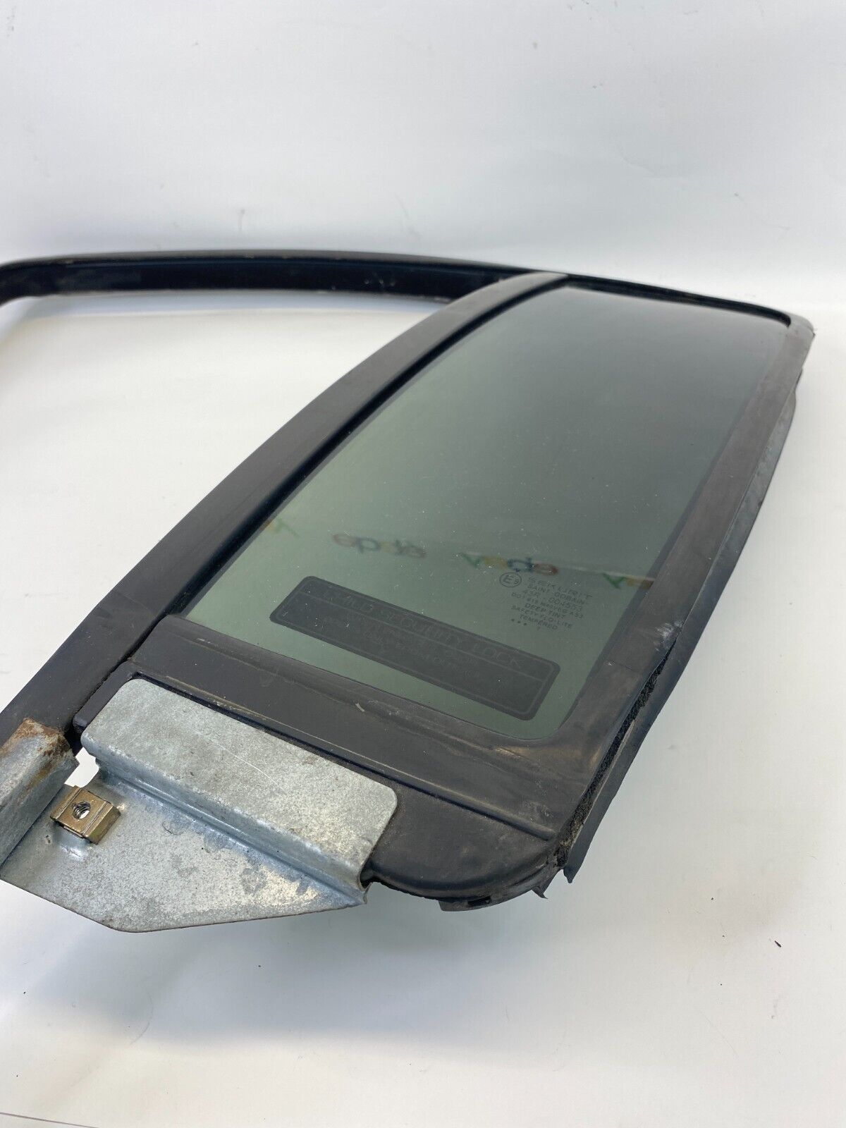 2001-2004 Chevrolet S10 Sonoma Crew Cab Rear Left Door Vent Quarter Window Glass