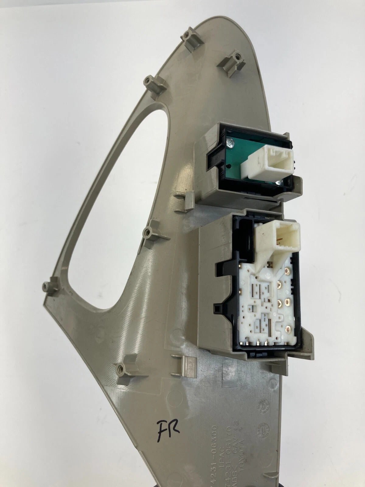 10 11 TOYOTA CAMRY FRONT RIGHT DOOR LOCK & WINDOW SWITCH W/ BEZEL 74231-06300
