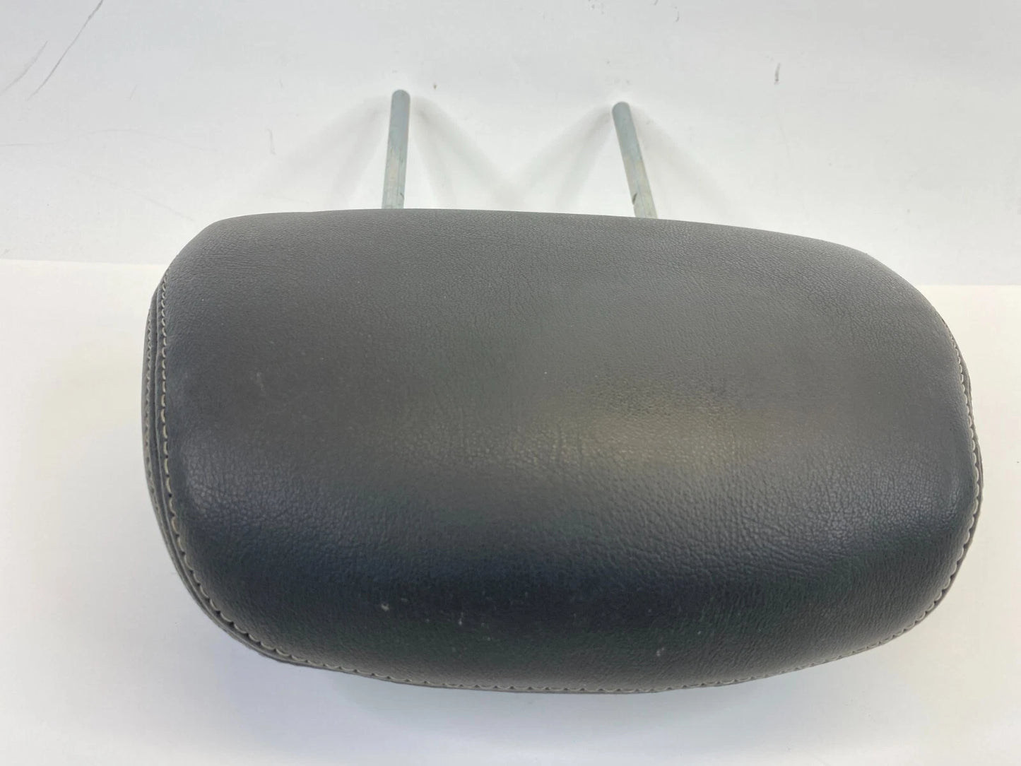 2002-2007 SATURN VUE FRONT LEFT DRIVER SIDE SEAT HEADREST HEAD REST OEM