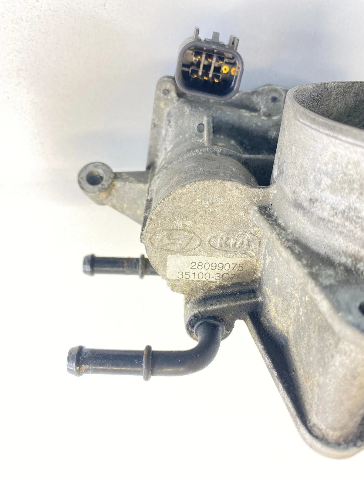 2010-2012 HYUNDAI SANTA FE 3.5L V6 AT THROTTLE BODY THROTTLE VALVE 35100-3C700