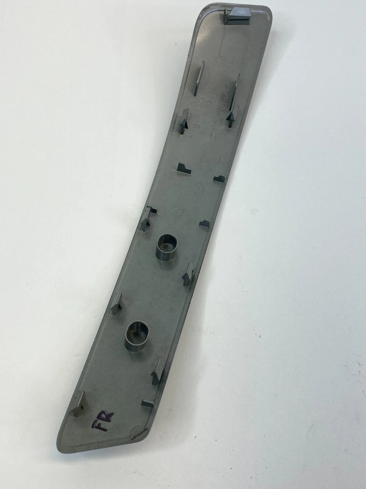 2008-2013 NISSAN ROGUE FRONT RIGHT SIDE DOOR PULL HANDLE CAP 80944-JM00B OEM