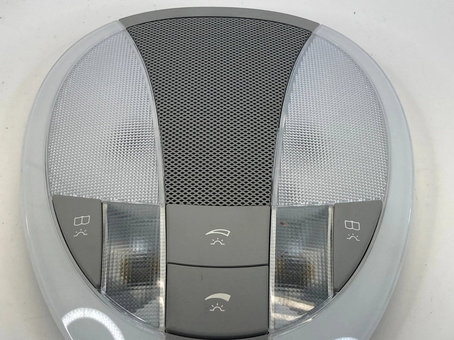 2006 MERCEDES-BENZ CLS500 REAR OVERHEAD DOME READING LIGHT LAMP A211-820-20-01