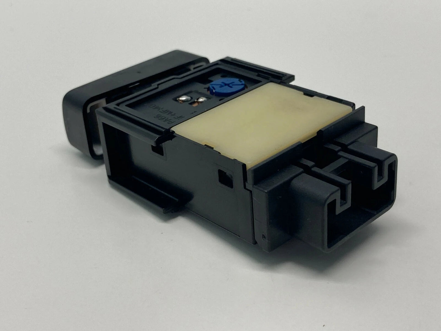 03 04 05 06 07 08 TOYOTA COROLLA REAR DEFROST SWITCH BUTTON 15A410 OEM