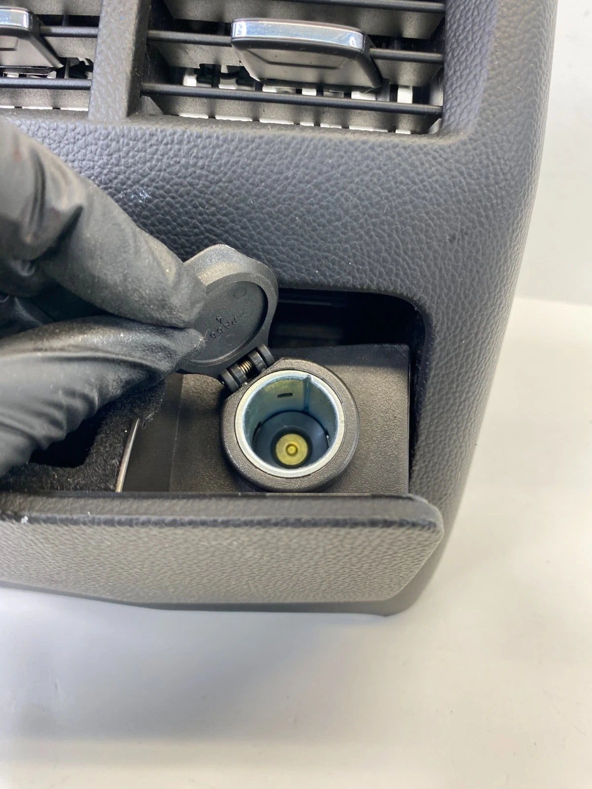 2013 2014 CADILLAC ATS REAR CENTER CONSOLE REAR LID COVER PANEL W/ POWER OUTLET