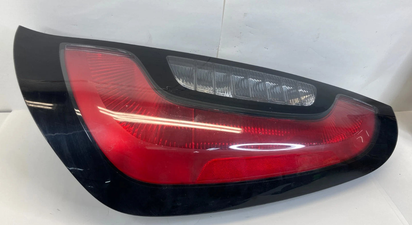 2014-2019 Kia Soul Rear Right Passenger Side Tail Light Taillight Lamp 92402B2