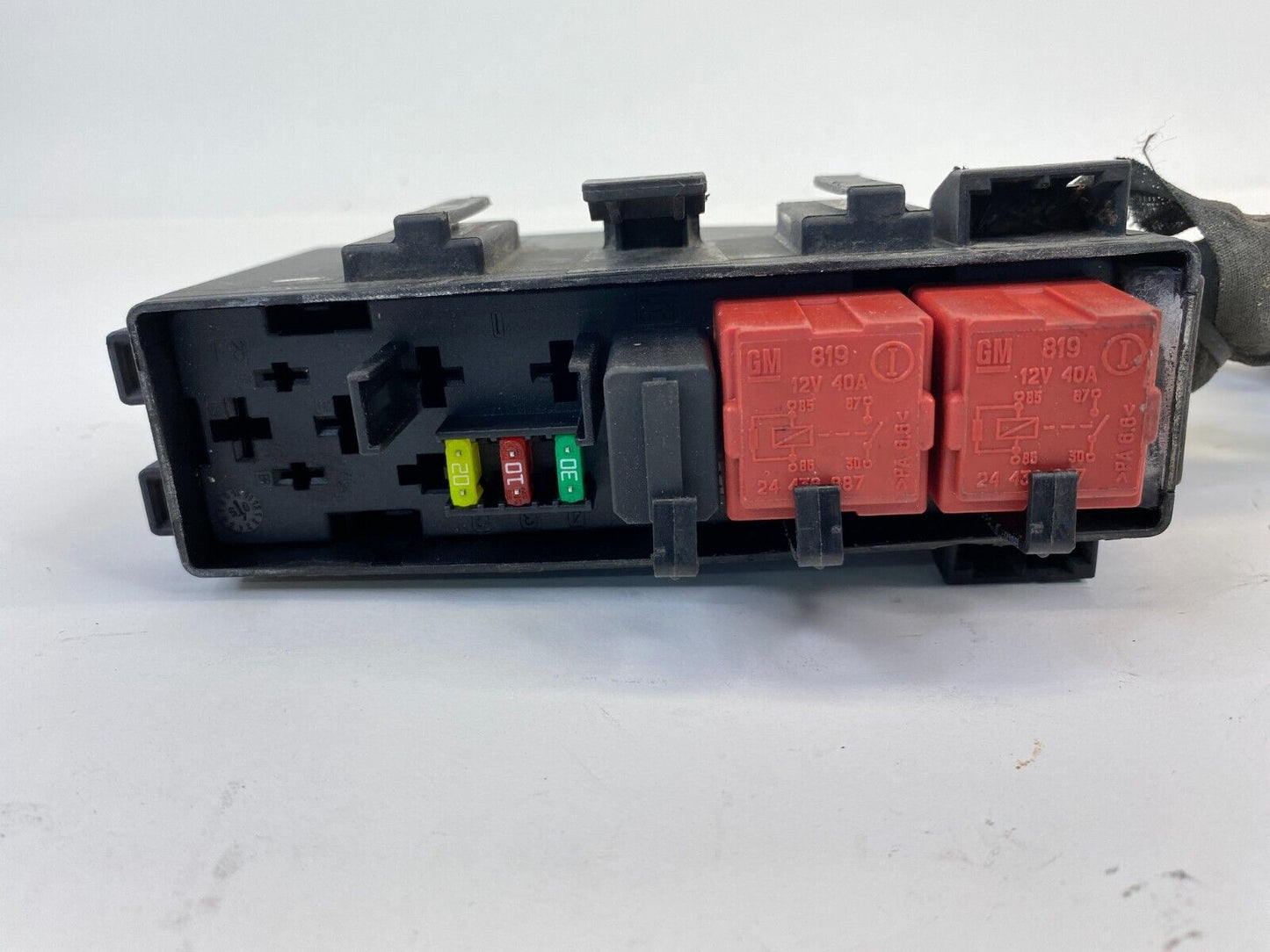 03-11 Saab 9-3 Sedan Engine Fuse Box Relay Module Grommet Bracket 12788777 OEM